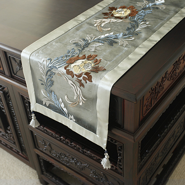 5Cgo 22022063032 中式古韻新古典刺繡工藝桌旗時尚茶幾餐桌床旗奢華酒店居家床尾裝飾巾流蘇桌巾花朵玄關電視機櫃鞋櫃30*220cm CHX66100