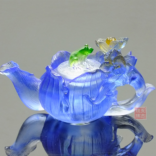 5Cgo 43196609775 琉璃工藝品現代家居酒櫃裝飾品擺件 時尚創意禮品琉璃花茶壺 附禮盒  GSX63400