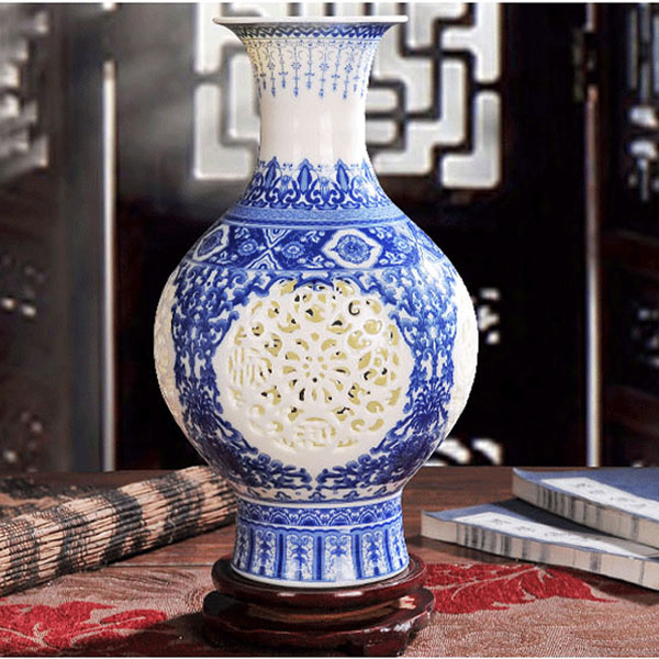 5Cgo 528190719320 景德鎮陶瓷花瓶青花镂空客廳裝飾品現代古典工藝品瓷器擺件家居工藝品裝飾擺件辦公室桌面裝飾擺設書房玄關 CHX56000_青花鏤空燈籠瓶