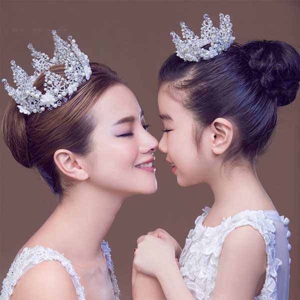 5Cgo 521600736877 千色新娘萌芽韓式新娘整環皇冠白紅色手工兒童髪飾品結婚頭飾 配飾   GSX04100