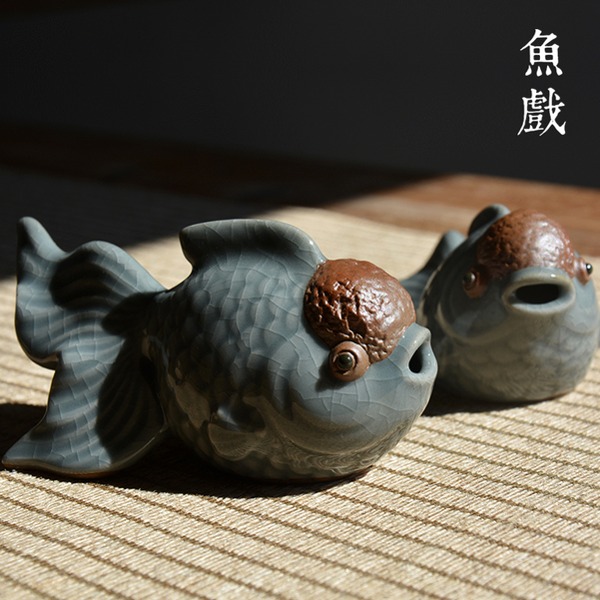 5Cgo 541140335134 在茶盤翱遊擺件茶玩茶趣金魚鯉魚年年有餘汝窯哥窯茶寵茶道配件可養開片 一對 AGL85000