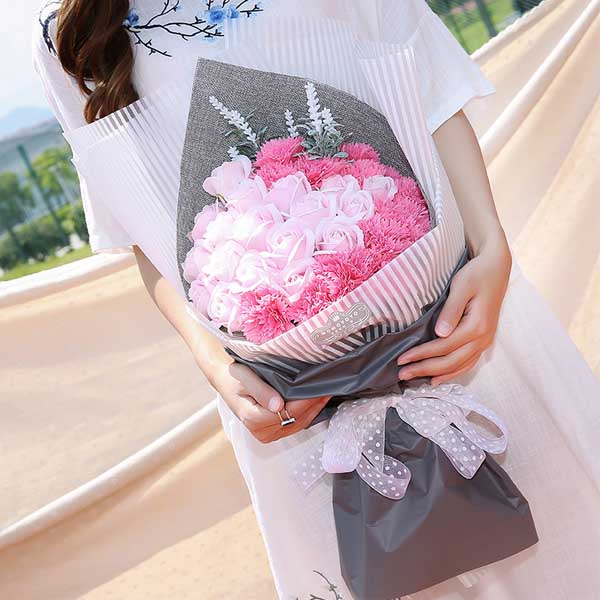 5Cgo 549361671497 韓國手捧仿真花束 母親節花束 玫瑰花束香皂花束禮盒肥皂花生日禮物    GSX52100