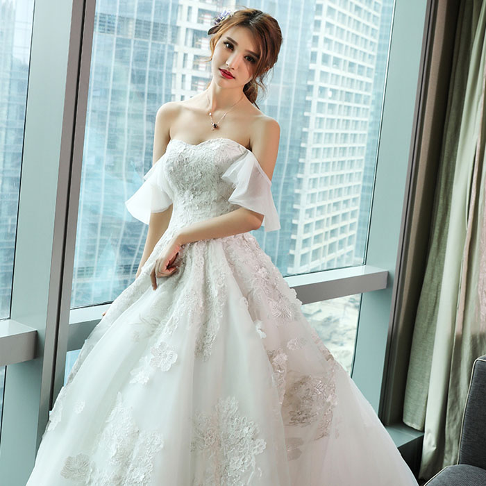 5Cgo 547589998983 一字肩長拖尾婚紗2018新款蕾絲顯瘦結婚韓版大碼結婚訂婚拍婚紗照時尚性感新娘婚紗禮服 HJT08900
